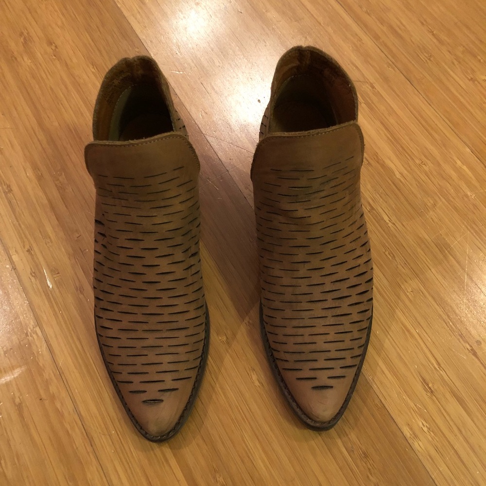 Steve Madden Brown Booties